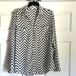 Express Chevron Black n White Blouse Sz L